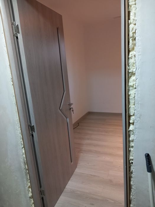 Zugrav particular. Execut lucrări la domiciliul clientului, zugrăveli, lavabila, glet, reparații pereți, glafuri, parchet, gresie, faianță, detalii tf