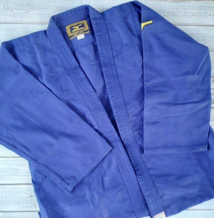 Продам кимоно для дзюдо