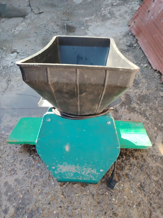 Продам зернодрабилку