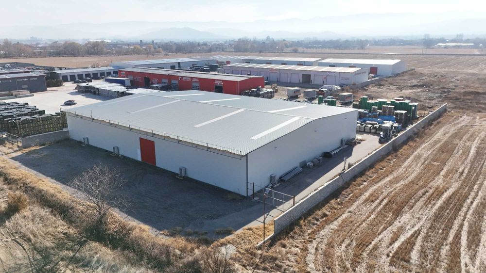 Дава се под наем Склад в с. Мокрище, Област Пазарджик - 1800 кв.м за 9180 € - Снимка #19