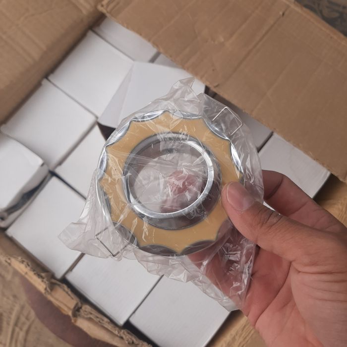 потолок точечные светильники