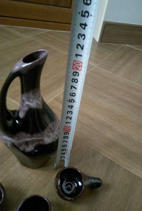 Стара керамична гланцирана каничка с чашки