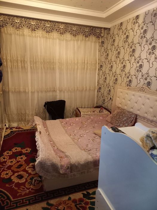 Срочна сотилади 4х хонали шахар куйлу 1да 4 томон бозор