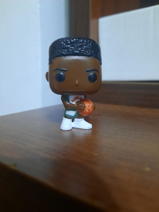 Vând figurine funko pop stranger things