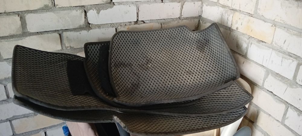 Продам летнию  резину