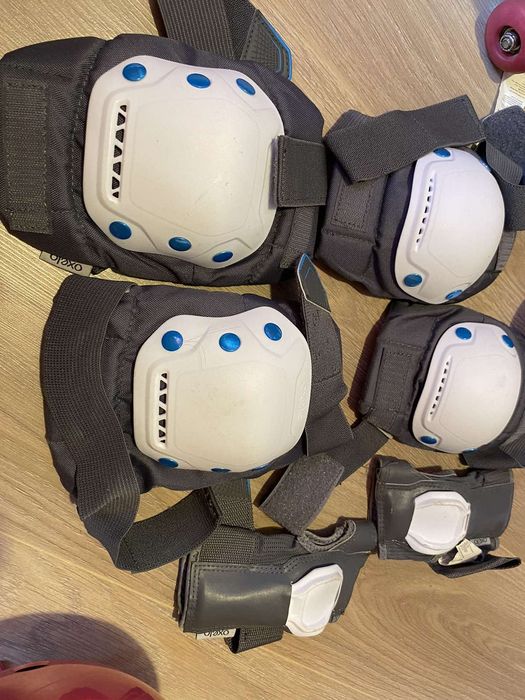 Кънки и предпазни средства комплект