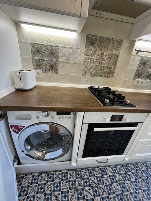 Дава се под наем Двустаен апартамент в София, Карпузица - 67 кв.м за 459 € - Снимка #2