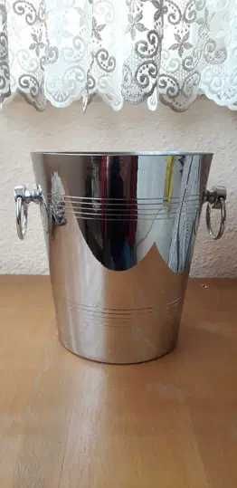 Pahare de cristal si frapiera