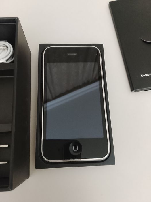 Продам Iphone 3gs