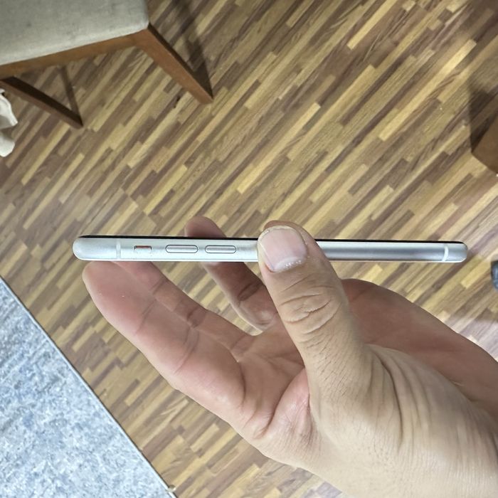 Айфон 11 продам срочно