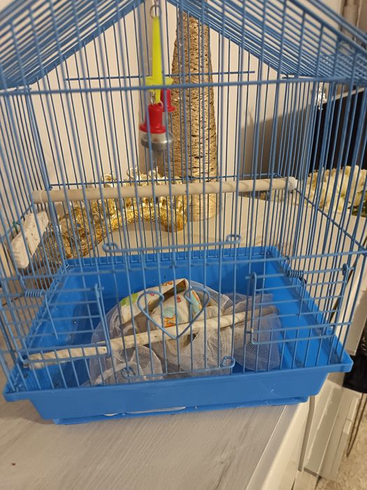 Продам клетку для попугайчиков