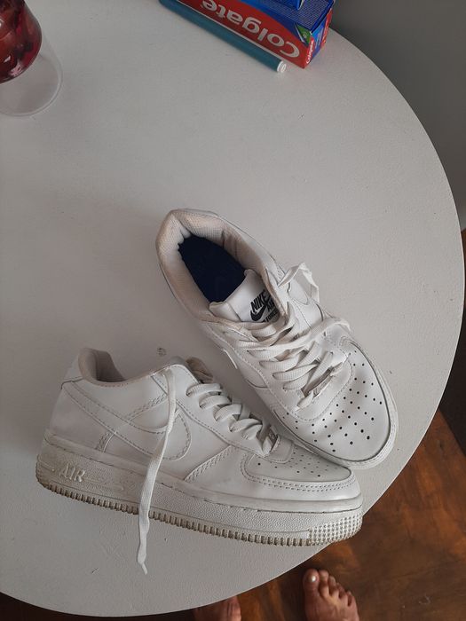 Vând adidași originali