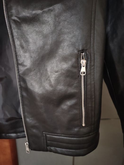 Продам кожаную куртку, р.44