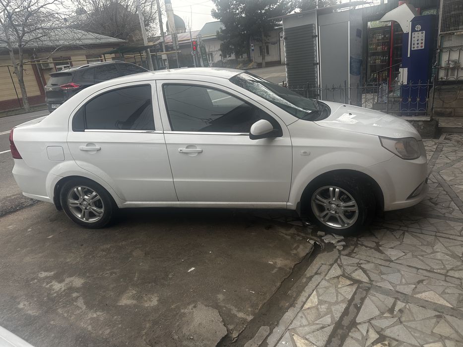 Neksa 3 avtomat sotiladi