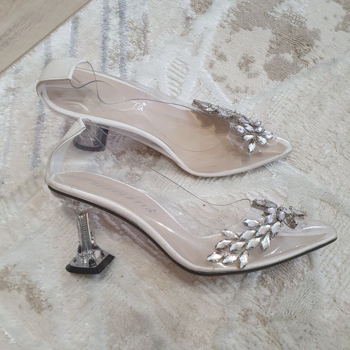 продаются туфли