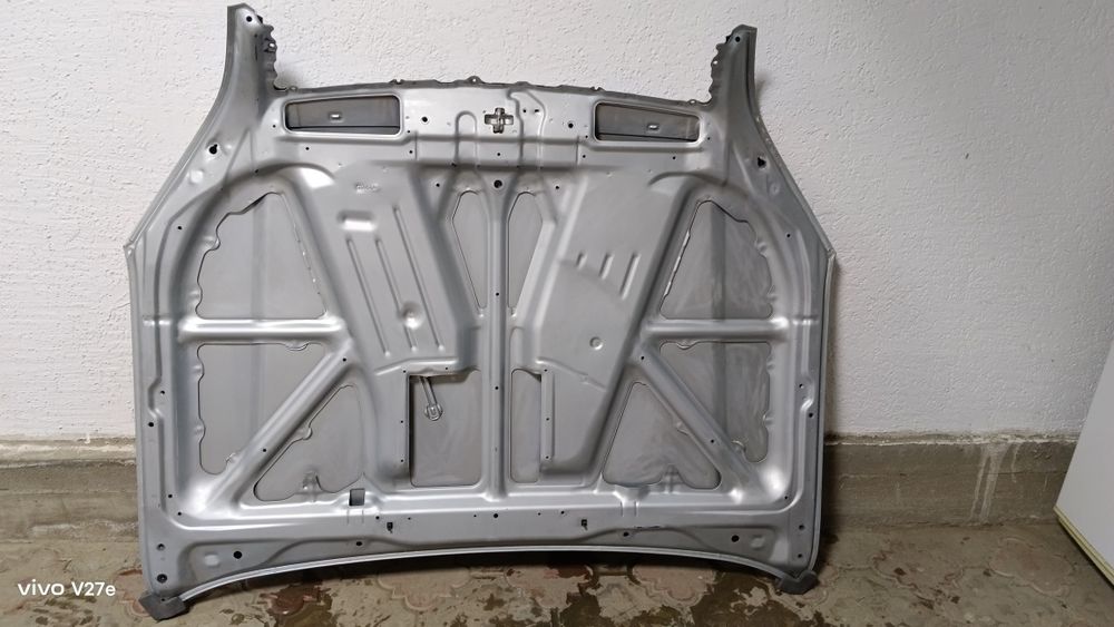 Капот Тойота прада 120