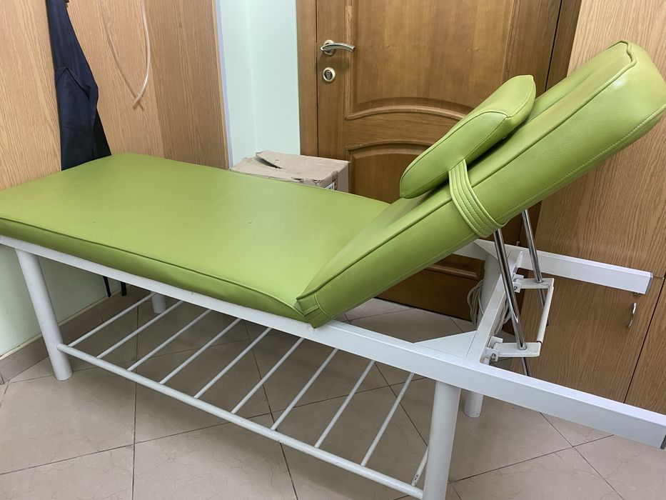 Продам косметологическую кушетку