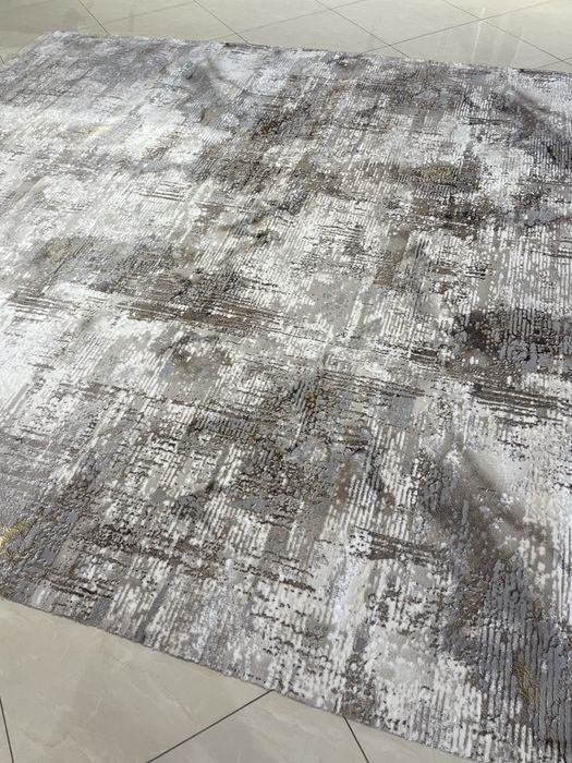 Продам качественный метражный ковер