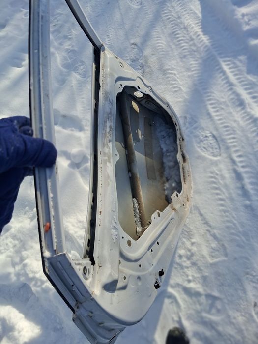 Задний дверь Хундай элантра оригинал