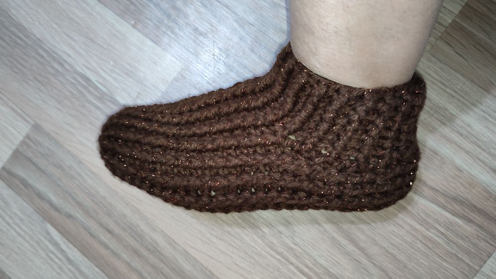 Тапочки вязаные крючком.