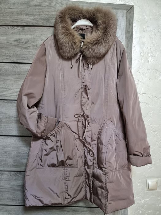 Продам зимнюю куртку (пуховик).