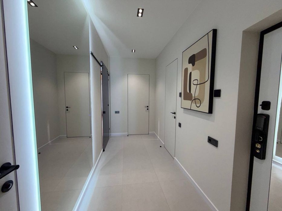 Продажа квартиры в небоскребе на Шота Руставелли 3/8/25 новая