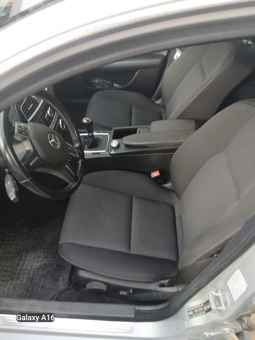 mercedes c 180 blue eficiency 2012 benzina 156 cp 172000 km optiuni full fara gram de rugina 9800 E  neg