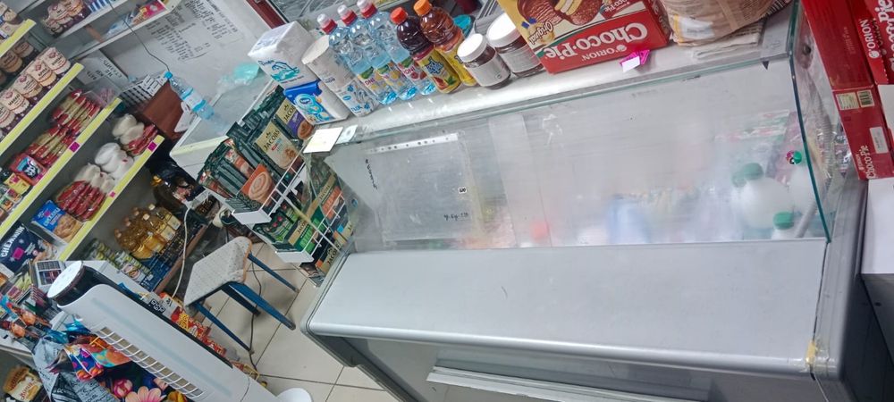 Продам холодильную витрину