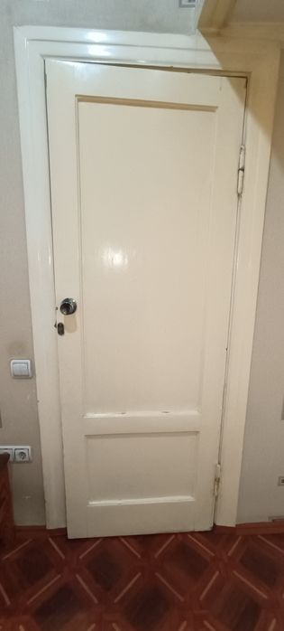 Продаются двери межкомнатные деревянные