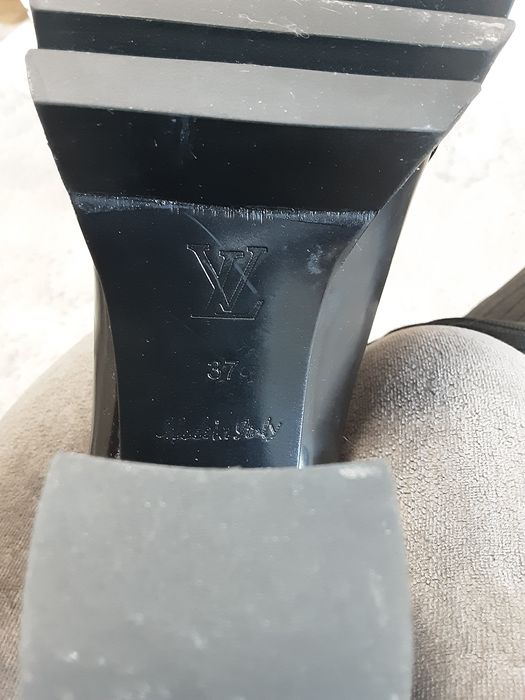 Женские сапоги ботфорты.