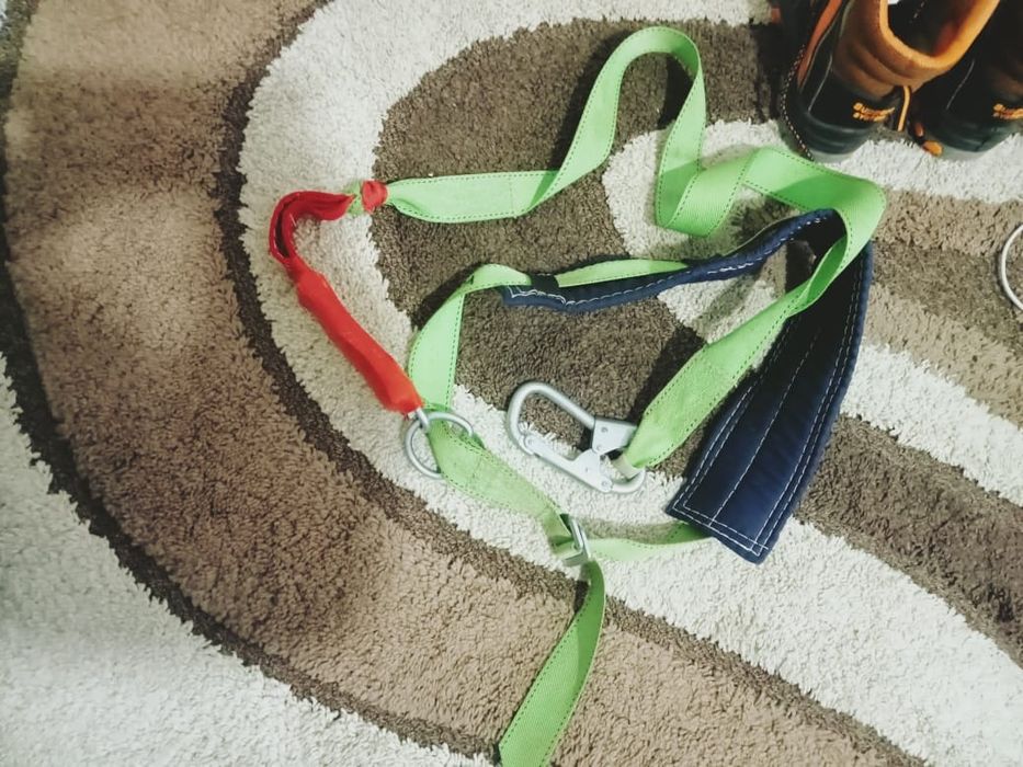 Продам страховачный ремень, и сапоги!