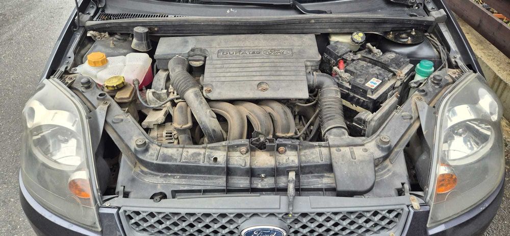 Ford Fiesta 1.4 benzina 2007 ambreiaj nou 2000 km pret negociabil