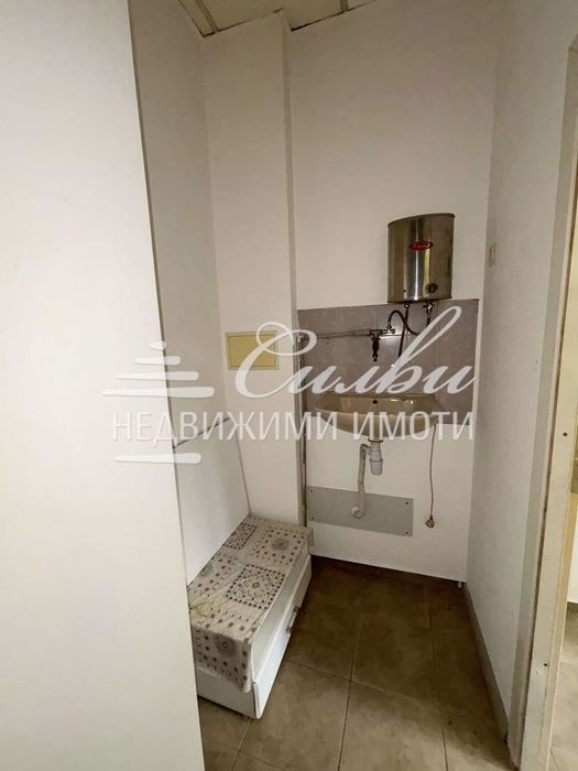 Дава се под наем Офис в Шумен, Гривица - 15 кв.м за 102 € - Снимка #2