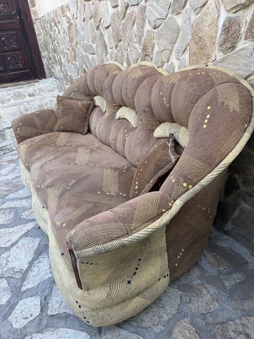 Разтегателен диван