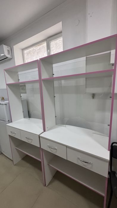 Шкафы витриный для аптеки и магазина