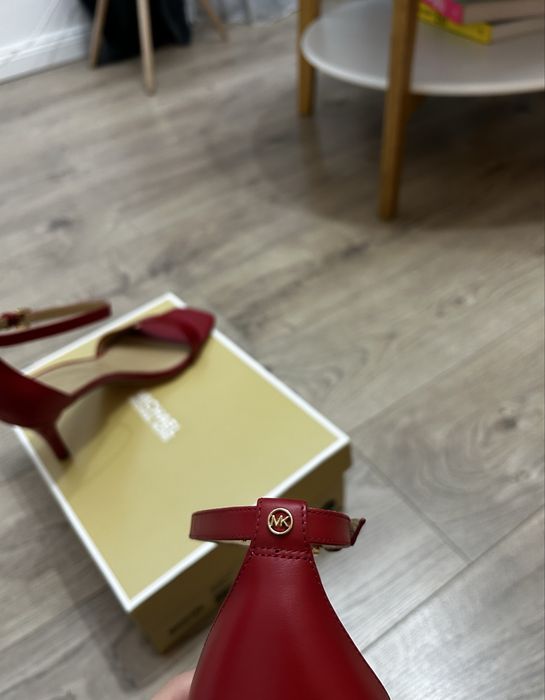 Michael Kors sandale de vara rosii