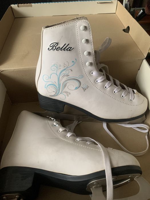 Продам коньки фигурные белые