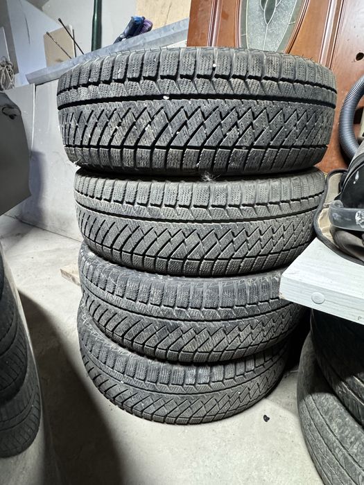 Продам покрышки 225/65/17 сост как новый