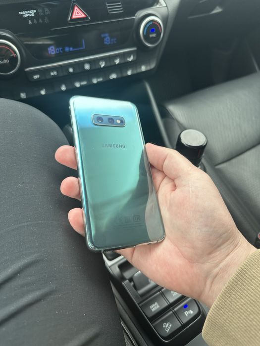 Продам Samsung S10e