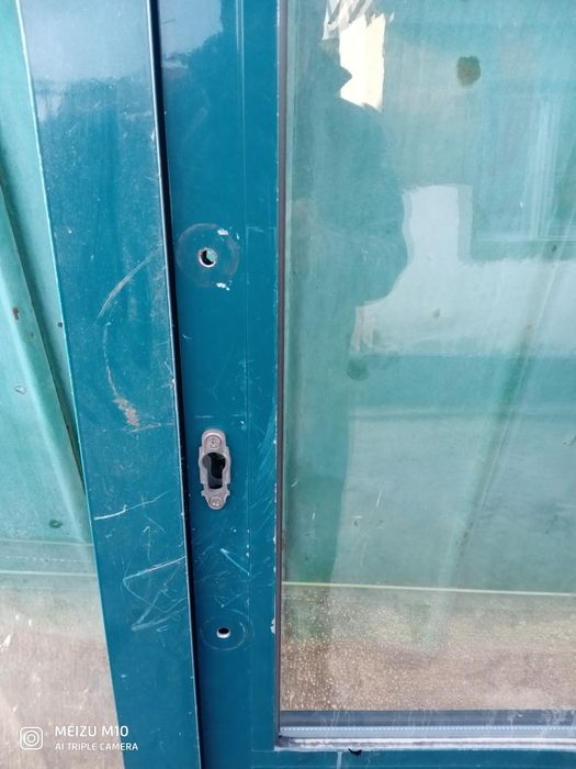 Продам дверь ветражнач  алюминий