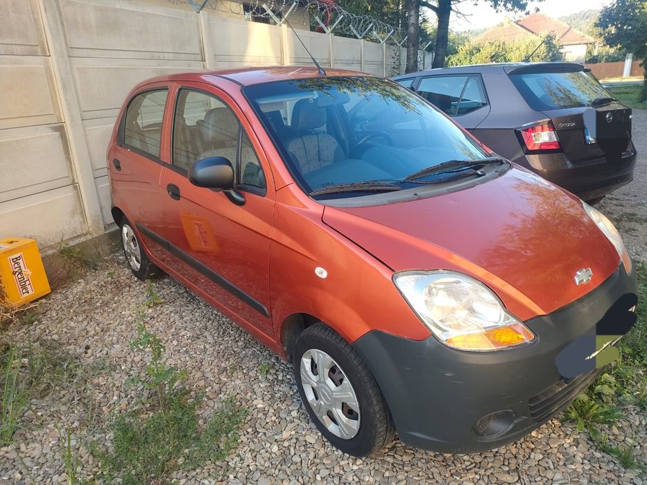 Vând Chevrolet Spark