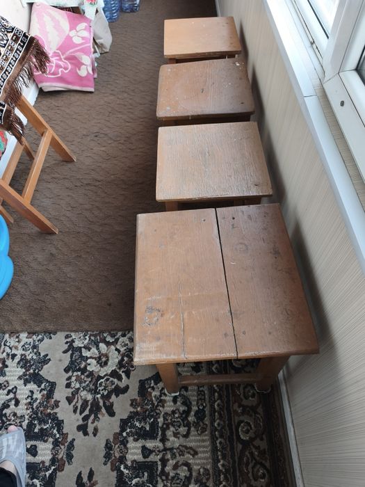 Табурет деревянный