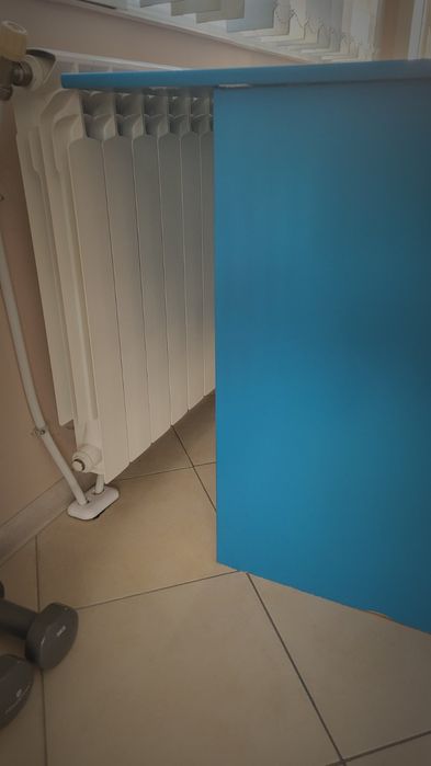 Синьо бюро с 3 чекмеджета