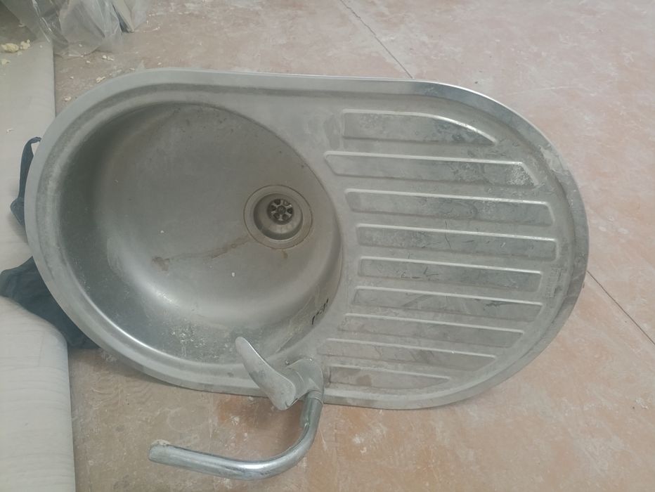 Продам раковину состояния норм