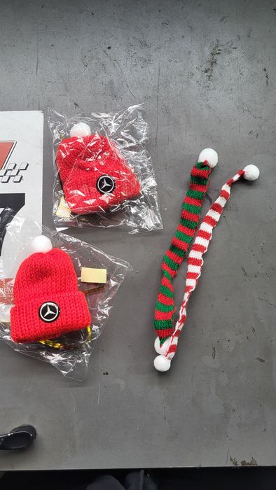 Шапочка,шапка Мерседеске Mercedes
