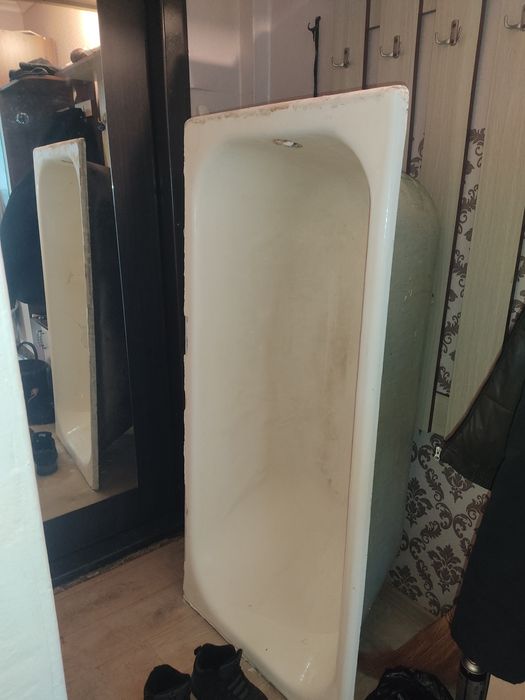 Продам чугунную ванну