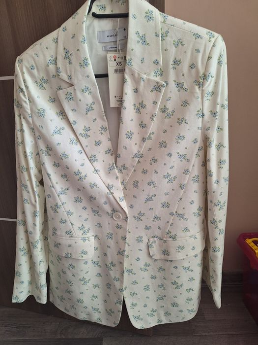 Дамско ленено сако Reserved