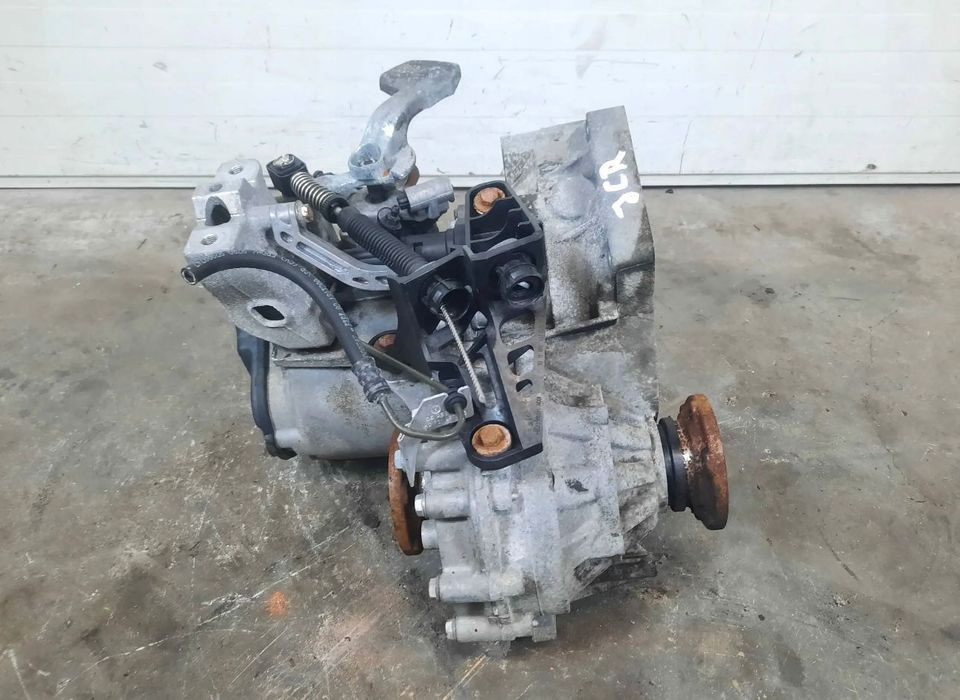 Cutie Seat Leon 1.9 TDI 5+1 Trepte cod cutie JCR