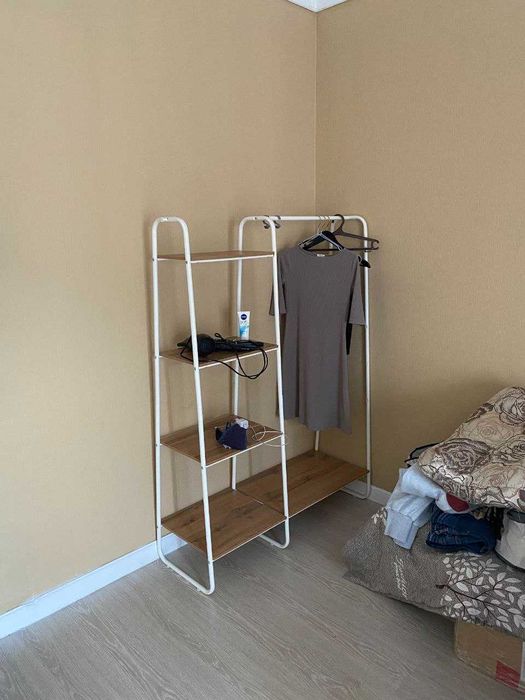 Напольная вешалка-этажерка для одежды в стиле Loft