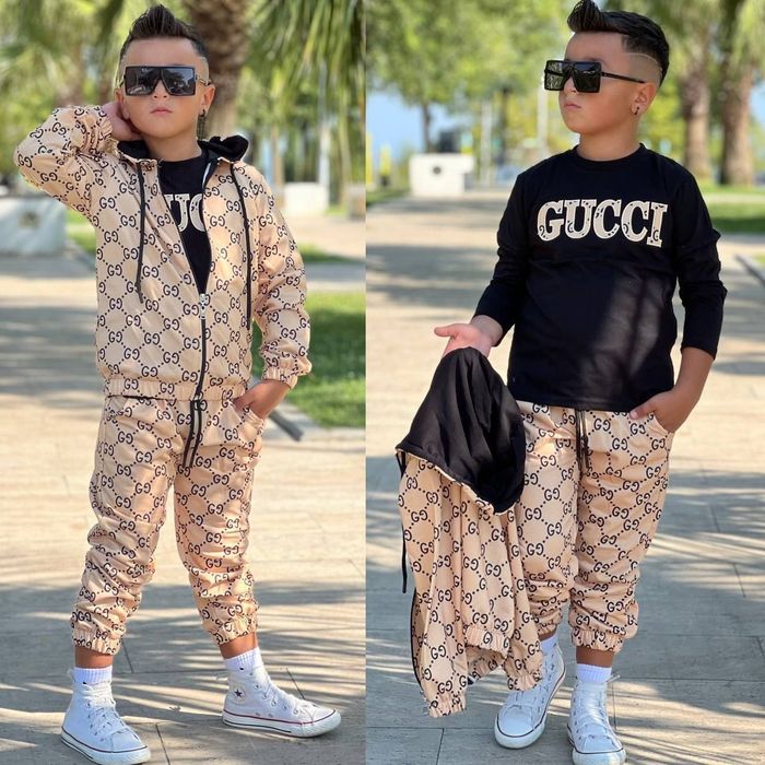 Compleu copii diferite modele